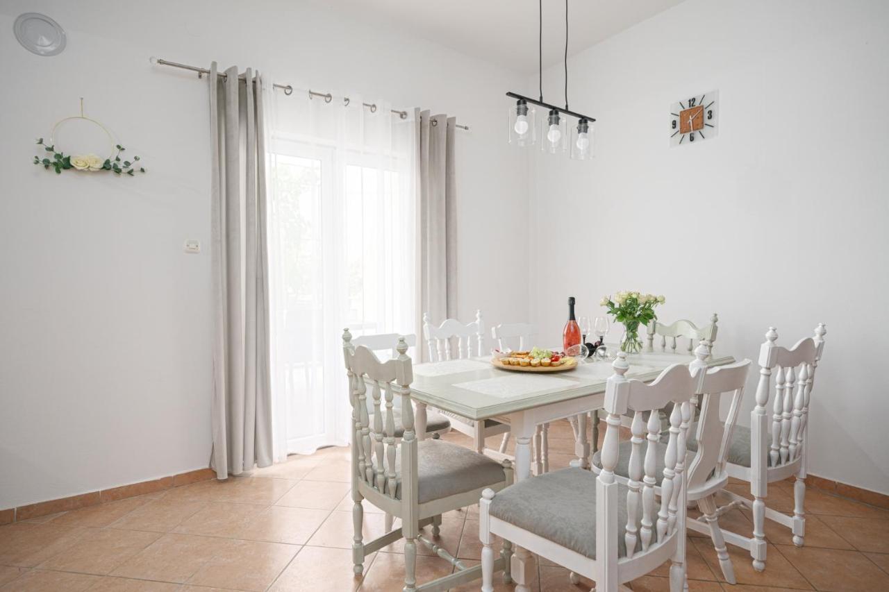 Apartman Rusula Vodice Eksteriør bilde