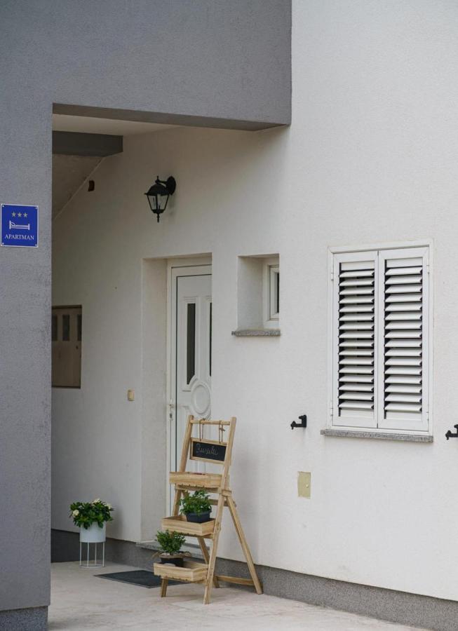 Apartman Rusula Vodice Eksteriør bilde