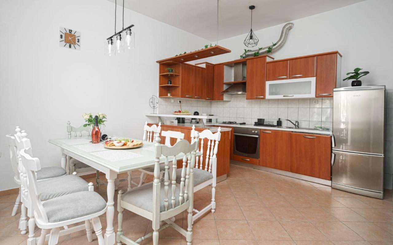 Apartman Rusula Vodice Eksteriør bilde