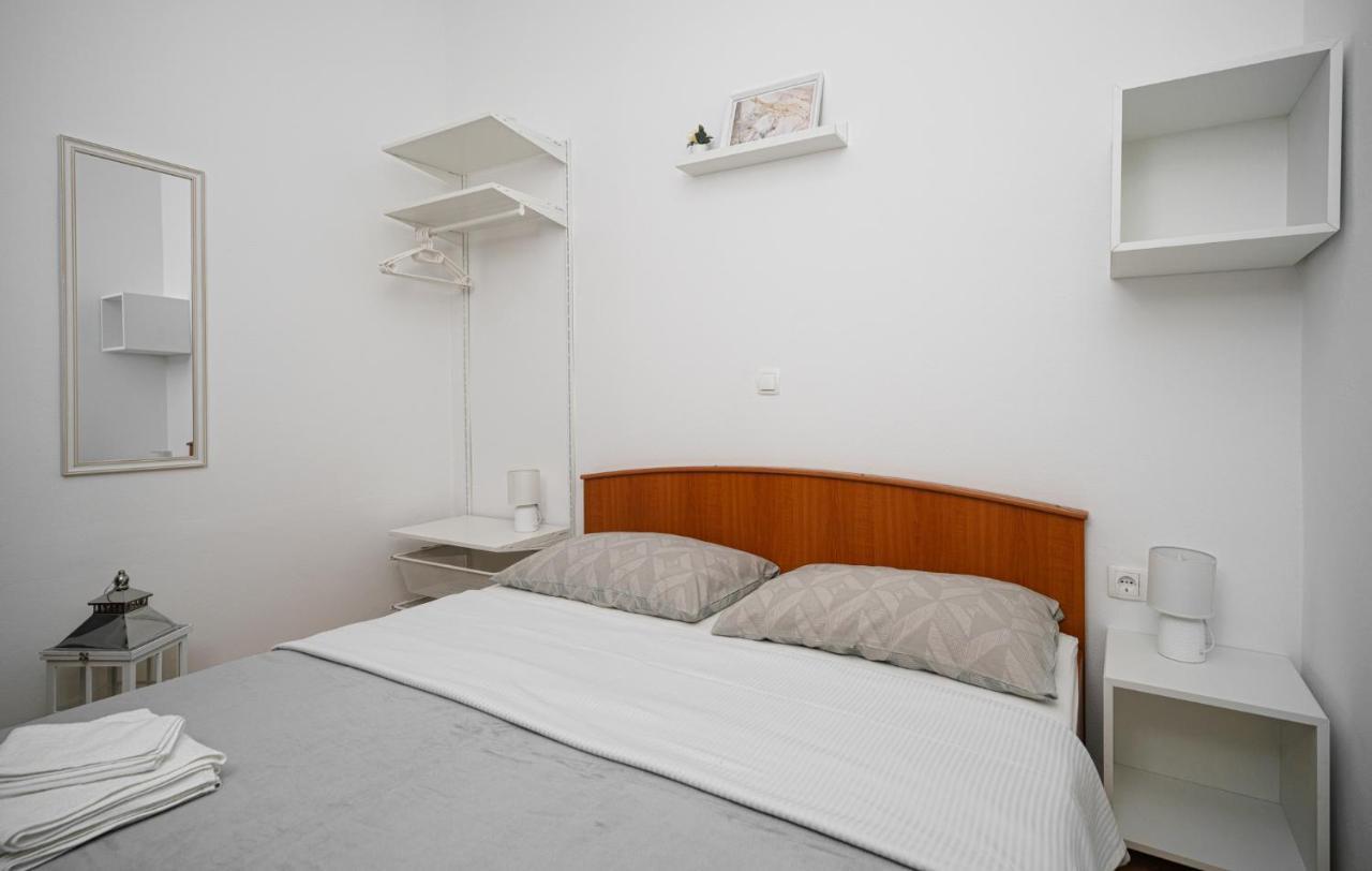Apartman Rusula Vodice Eksteriør bilde